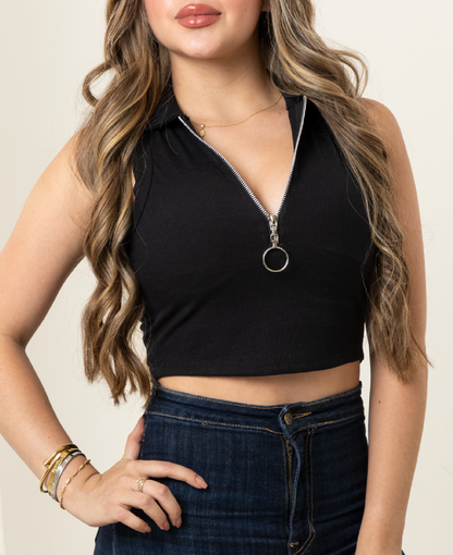 Blusa crop top con cuello polo