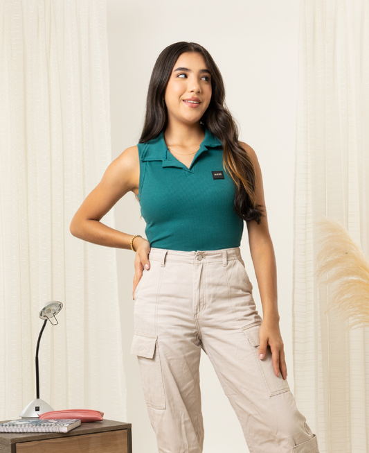 Blusa sin mangas con cuello tipo polo