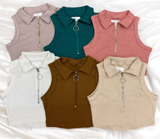 Blusa crop top con cuello polo
